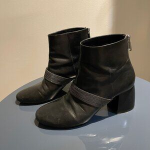 Brunello Cucinelli black leather ankle boots Sz 9